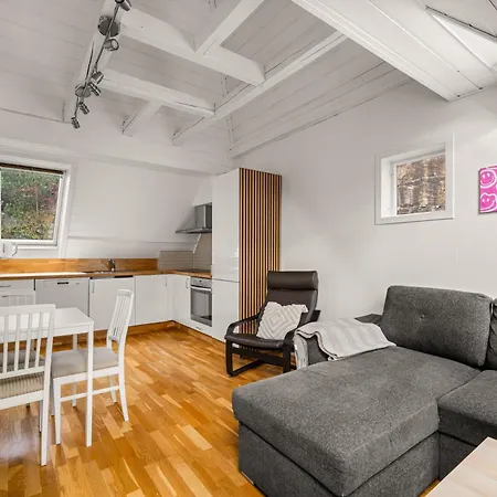 - Charming 3 Bedroom With Views! *