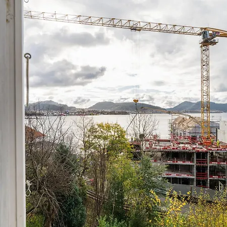 Apartmán - Charming 3 Bedroom With Views! *