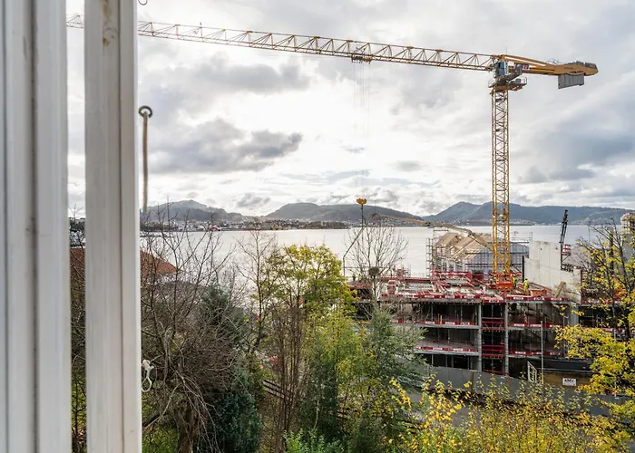 Apartman - Charming 3 Bedroom With Views! *