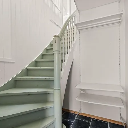 - Charming 3 Bedroom With Views! 베르겐