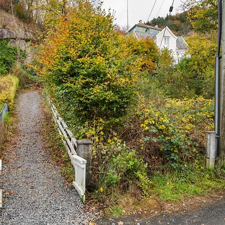아파트 - Charming 3 Bedroom With Views! 베르겐
